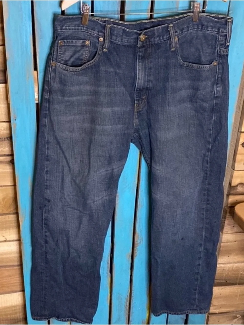 Levi’s 569 Loose fit straight Men's Blue Jeans size 38x30 darker wash color